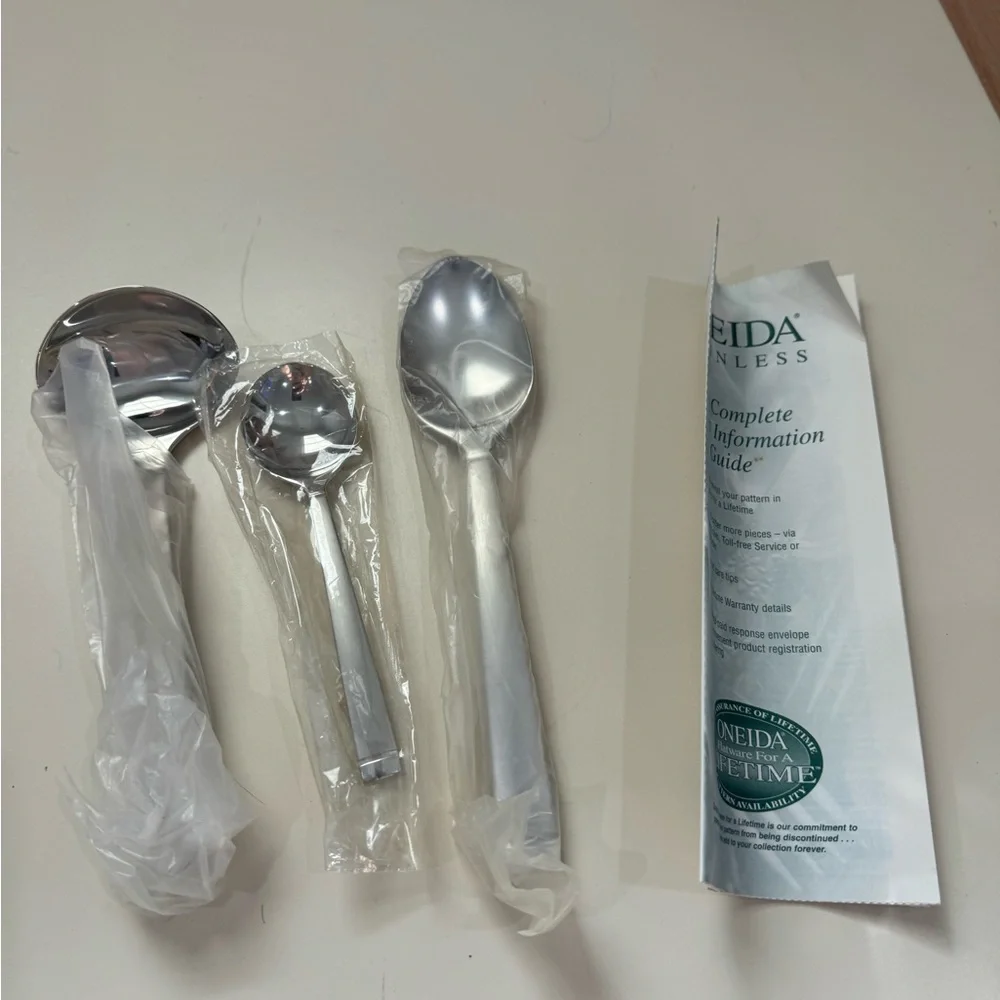 NWT Oneida USA Frost 3 Piece Hostess Set 18/8 Community Stainless Steel